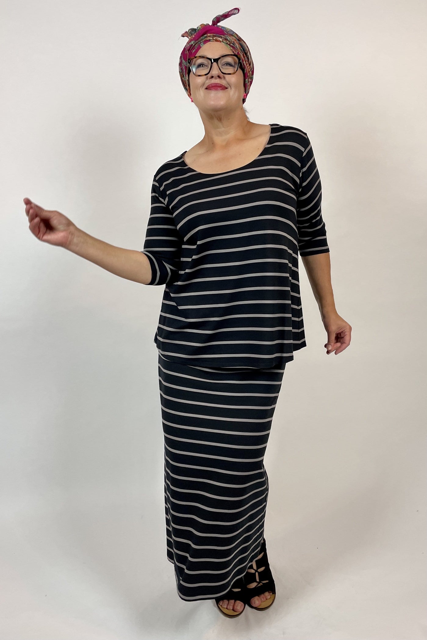 WEYRE Top relaxed scoop top charcoal and dove stripe