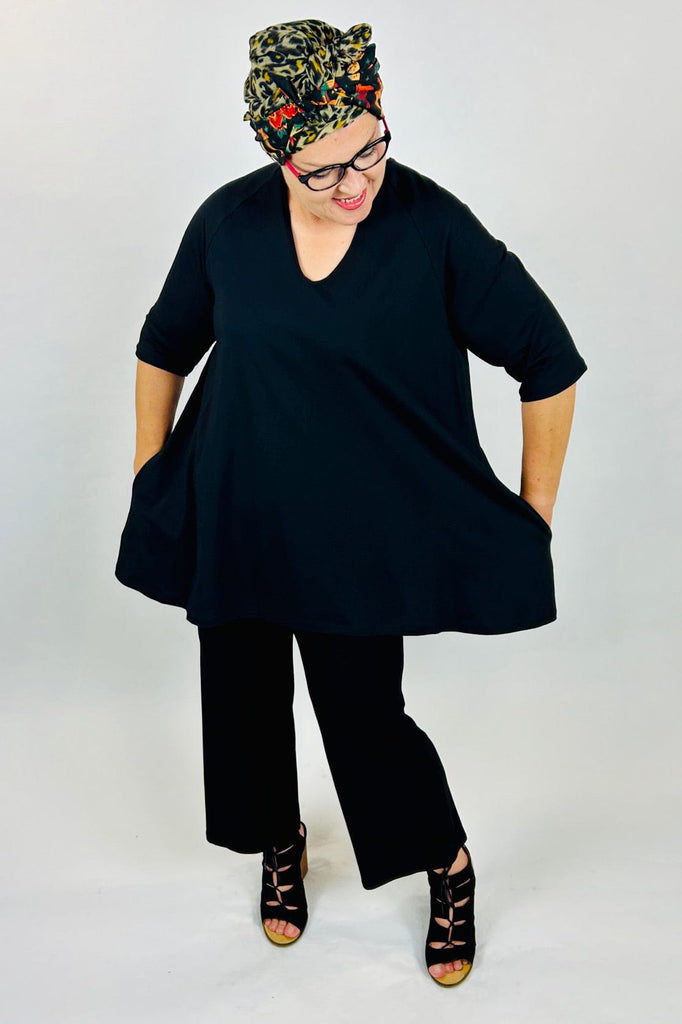 ursula u-neck circle pocket tunic top black